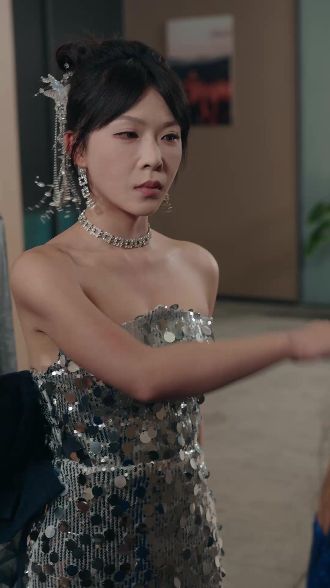 No Kiddin', This Bodyguard's Way Too Strong
