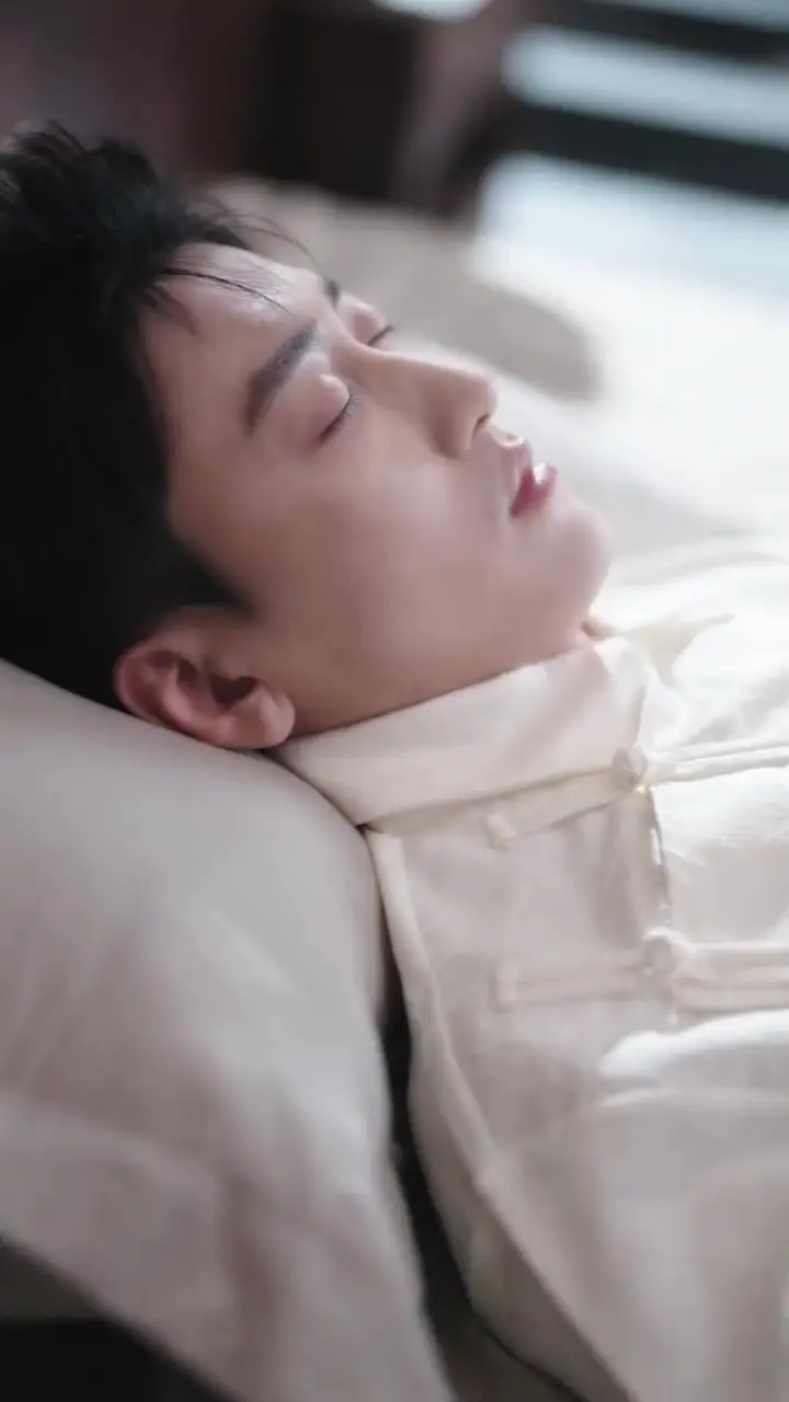 She, the Healer Who Kisses Death Episode 1