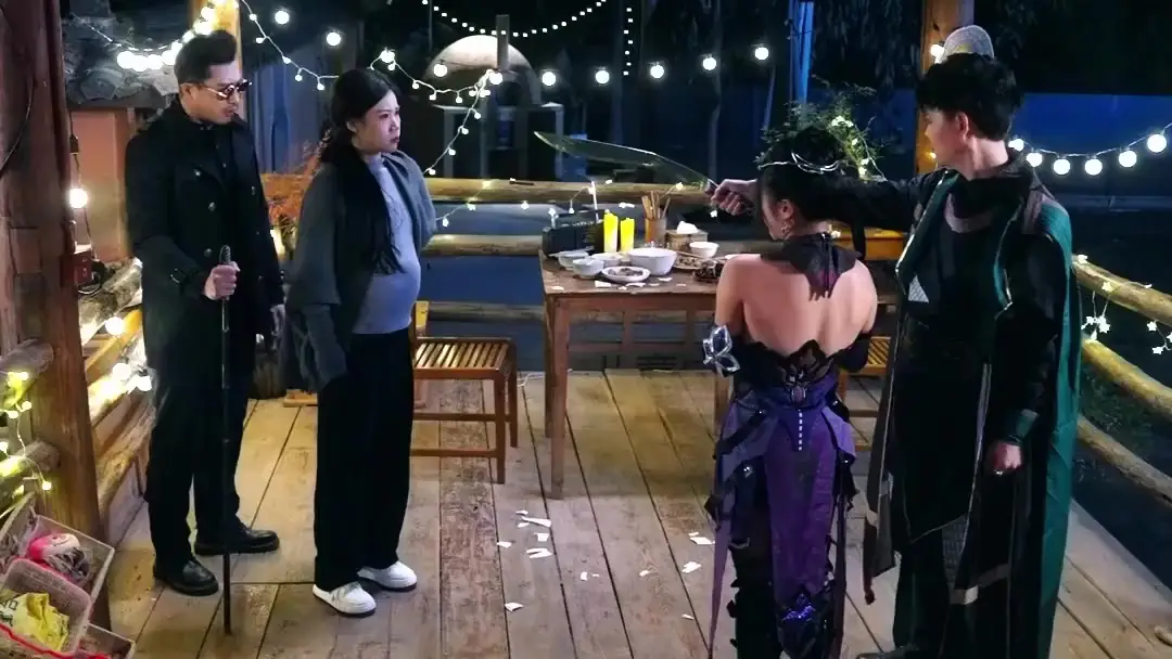 Blind? He's one of a kind! The Midnight Duel at Lantern House