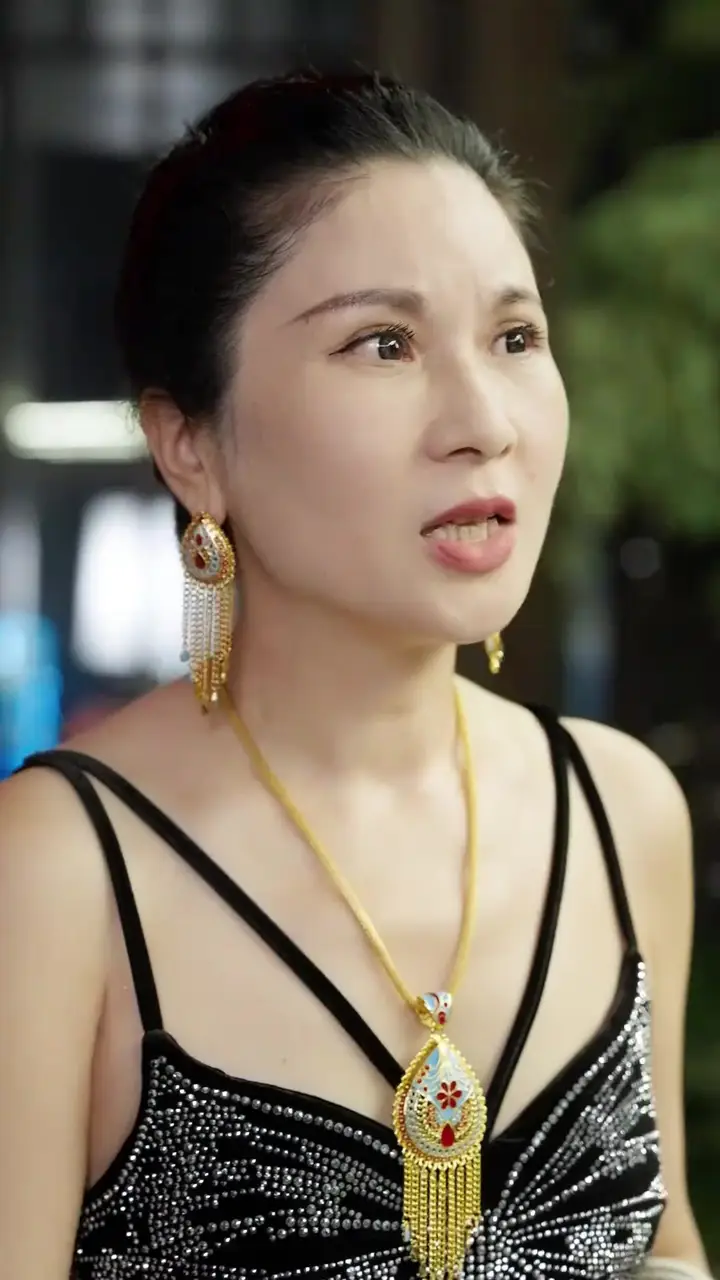 Damn! How Is That Guard So Rich? Episode 6