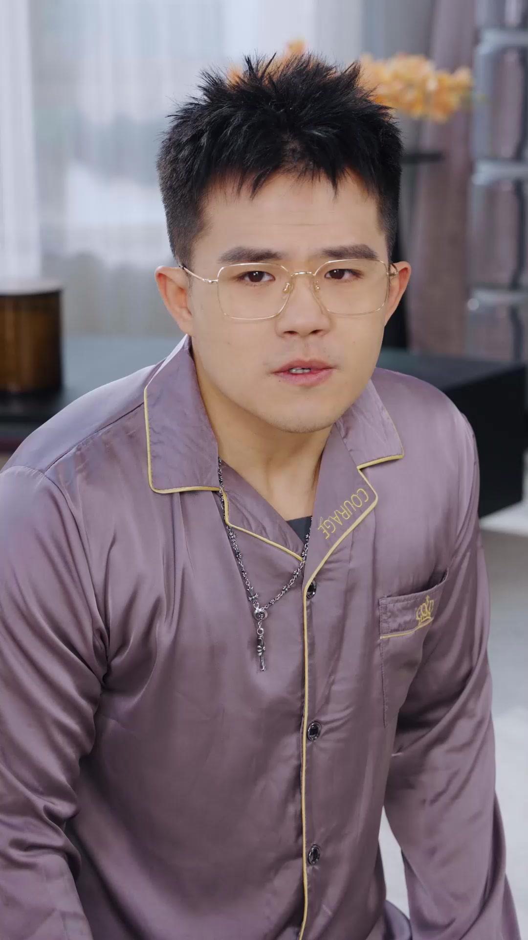 Kawan Karibku Kambing Hitamku