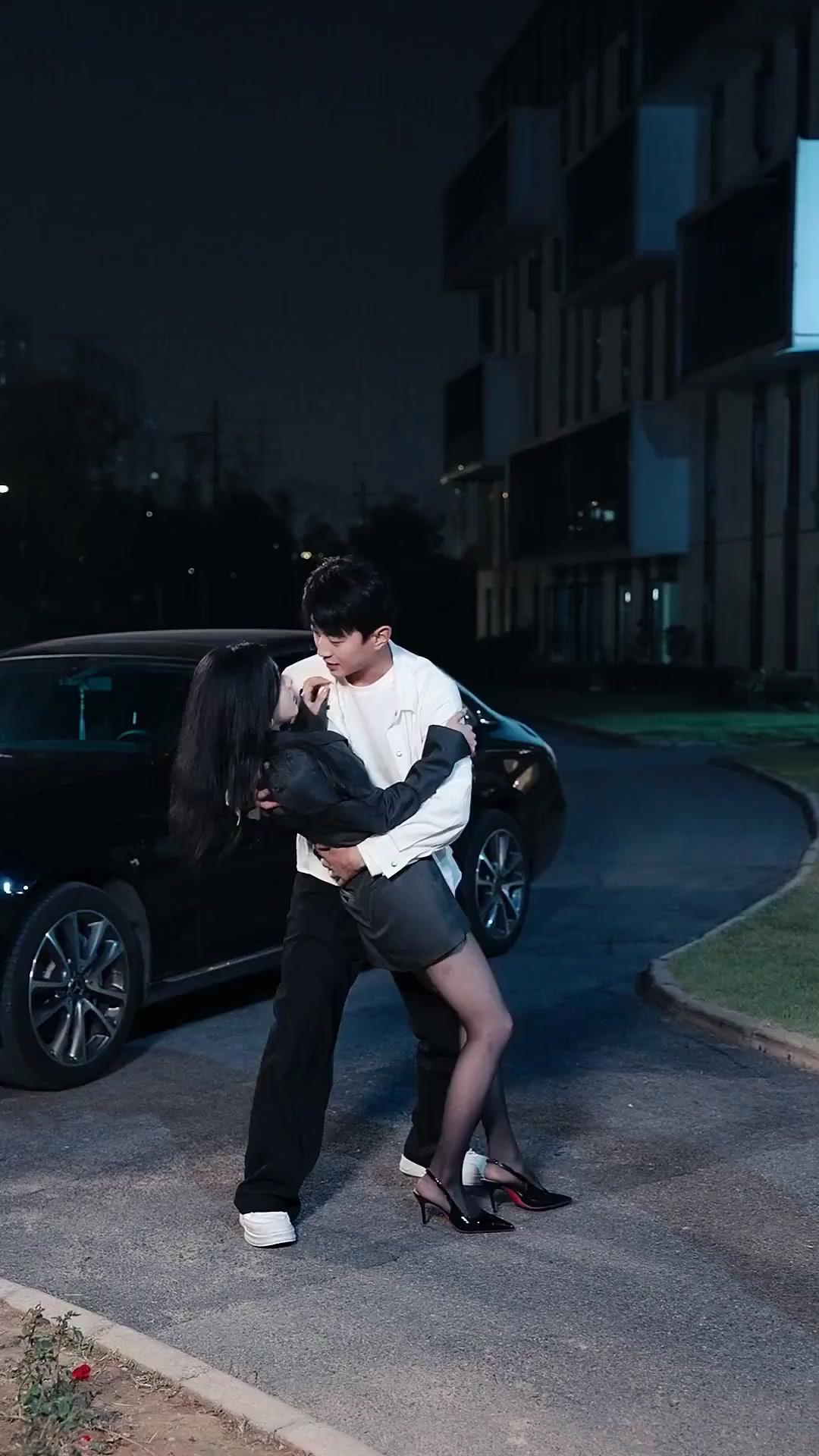 (Dubbed) System's Ultimatum: Love Me, Boss Lady!