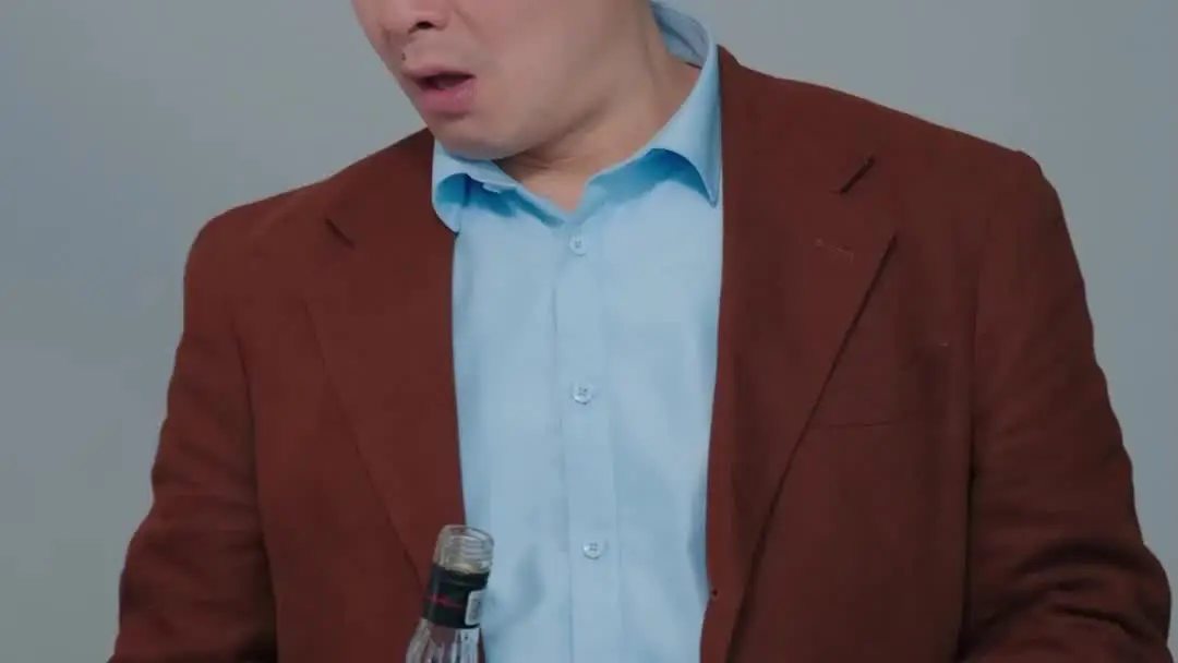 雙驕夫婦：病榻前的守夜人 vs 酒桌上的失語者