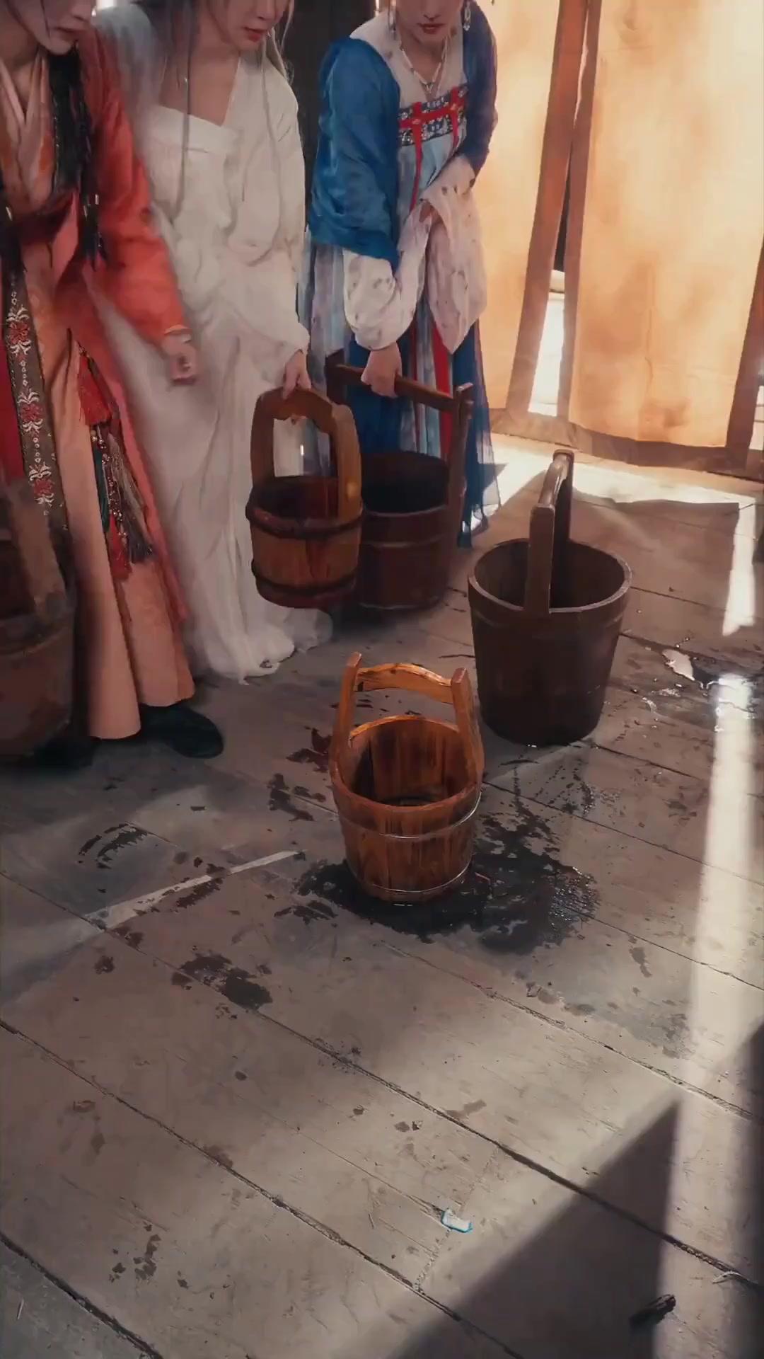 (Dubbed) Three Wives, One Rising Lord