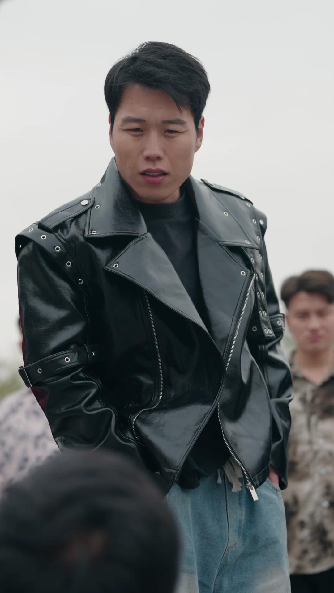 No Kiddin', This Bodyguard's Way Too Strong