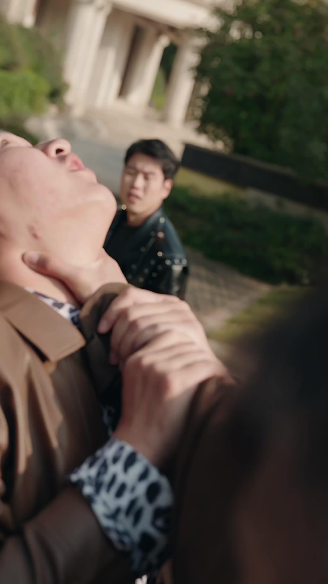 No Kiddin', This Bodyguard's Way Too Strong