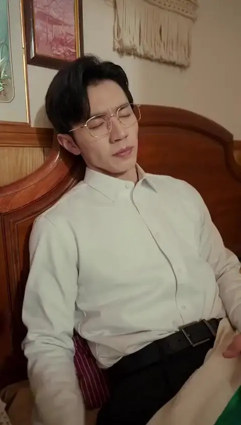 (Dubbed)She Who Carves the Dawn Episode 9