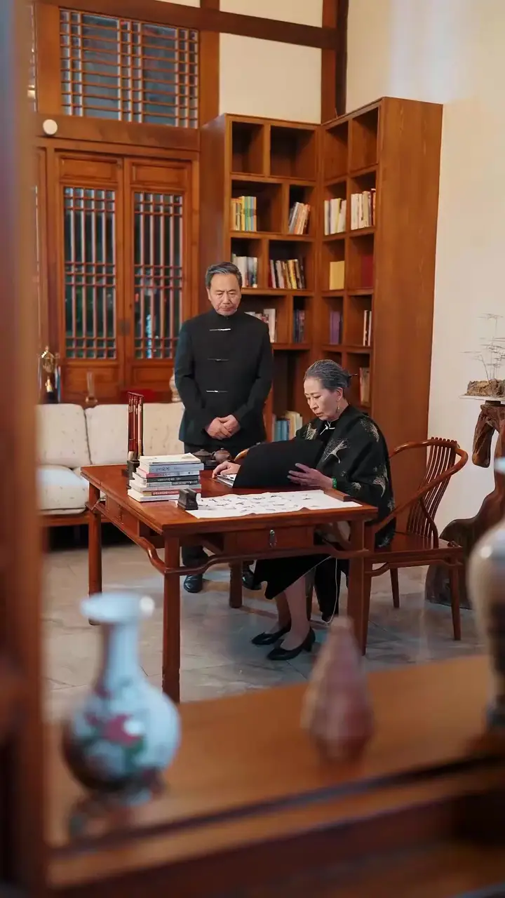 The Grandma Everyone Kneels To Episode 19