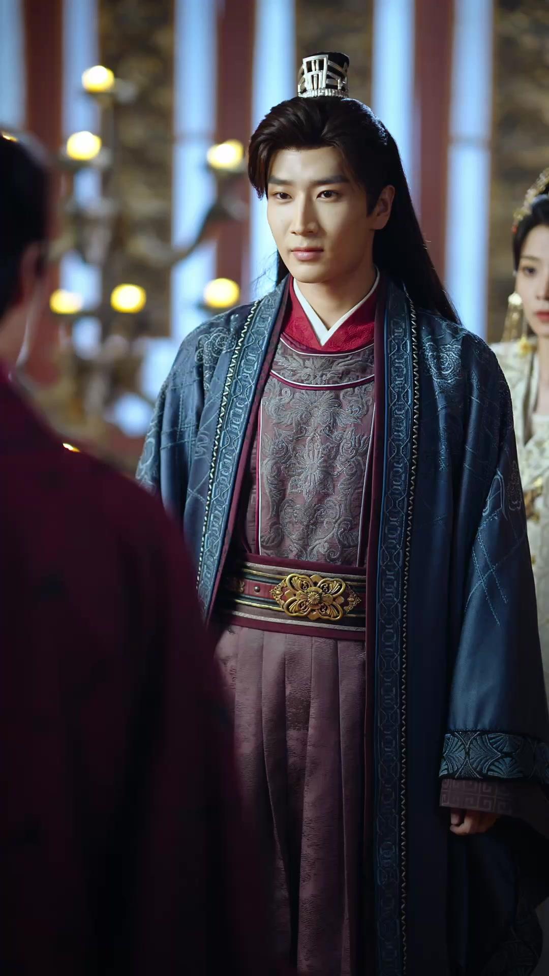 Game of Power: The Silent Crown and the Blood-Stained Robe