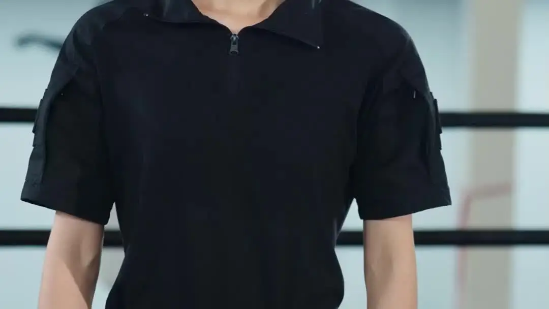 버릴 수 없는 이름: 검은 유니폼 속 감정의 폭발