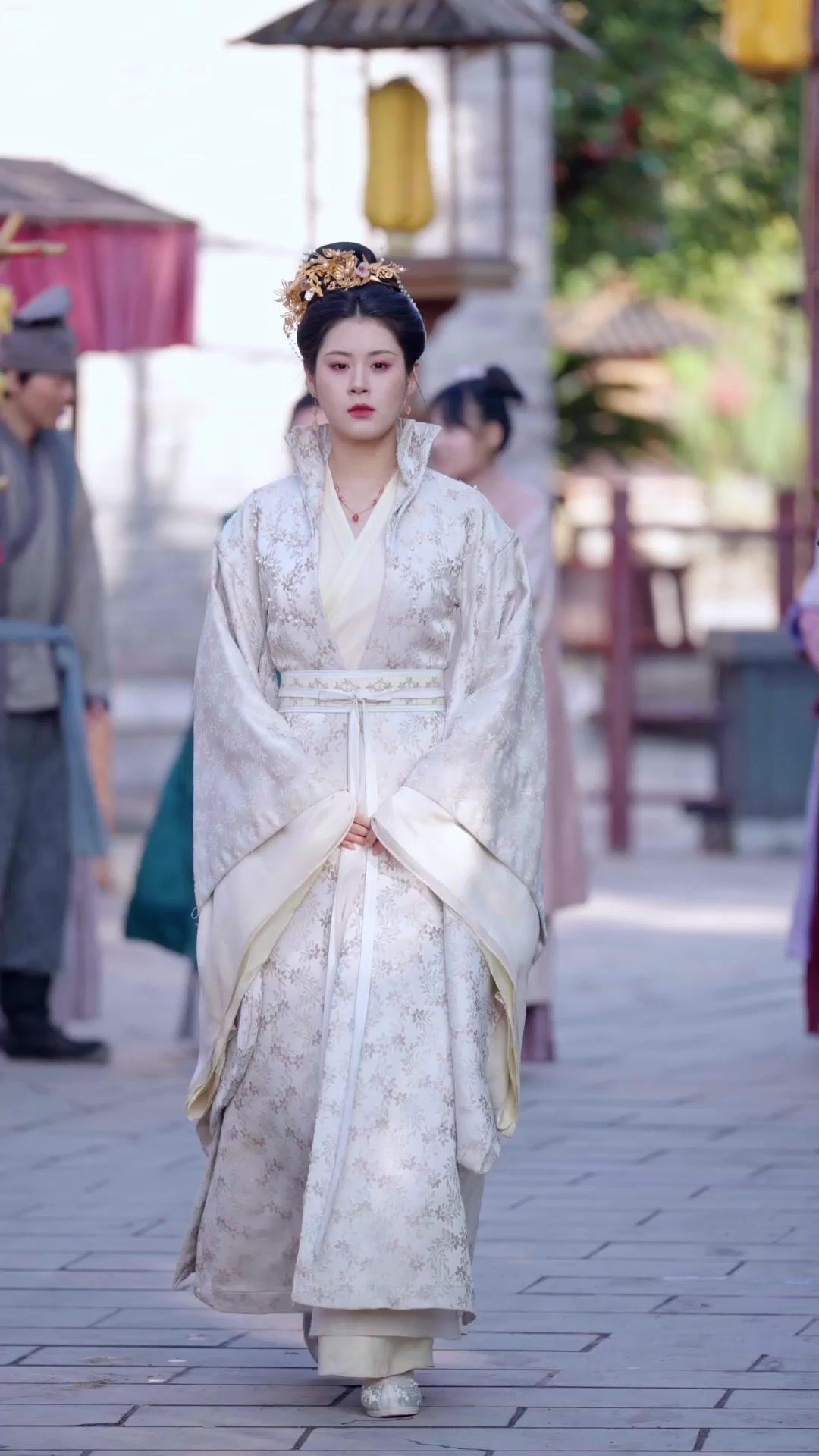 운명이 엇갈린 쌍둥이