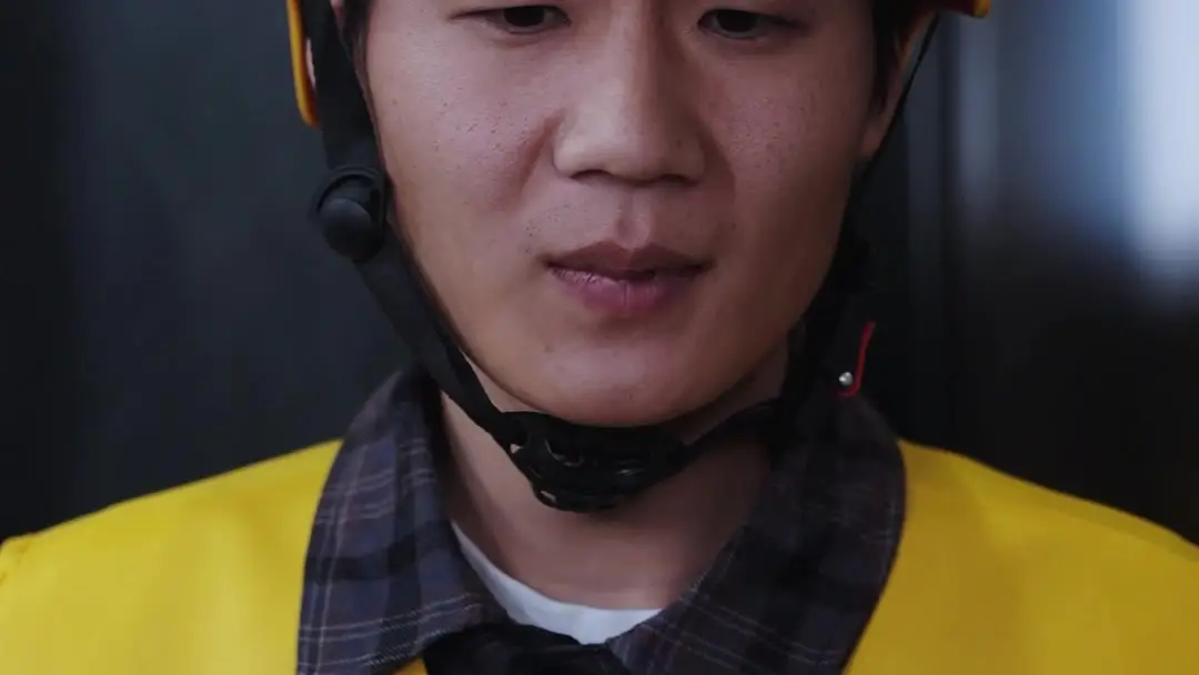 Kill Me On New Year's Eve: The Delivery Guy Who Walked Into a Knife Point