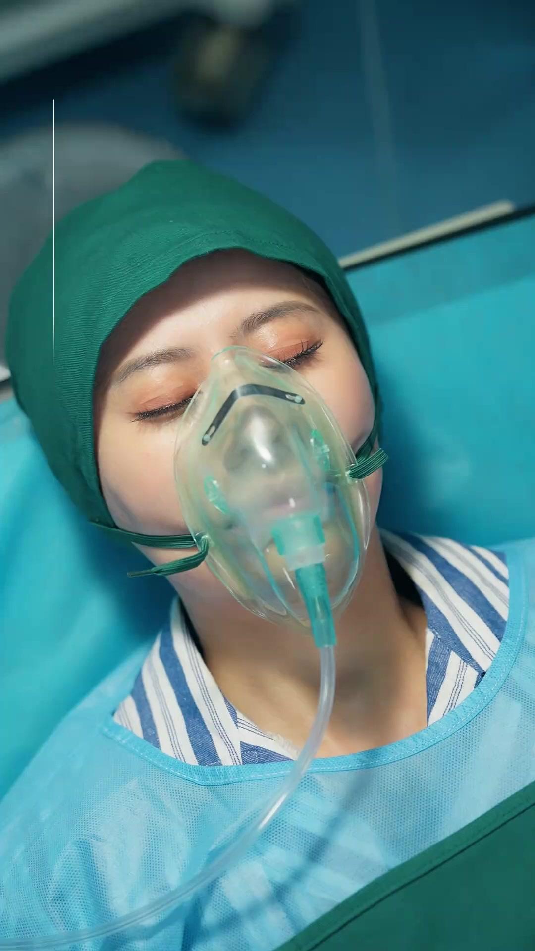 나의 고통을 너에게 예약한다