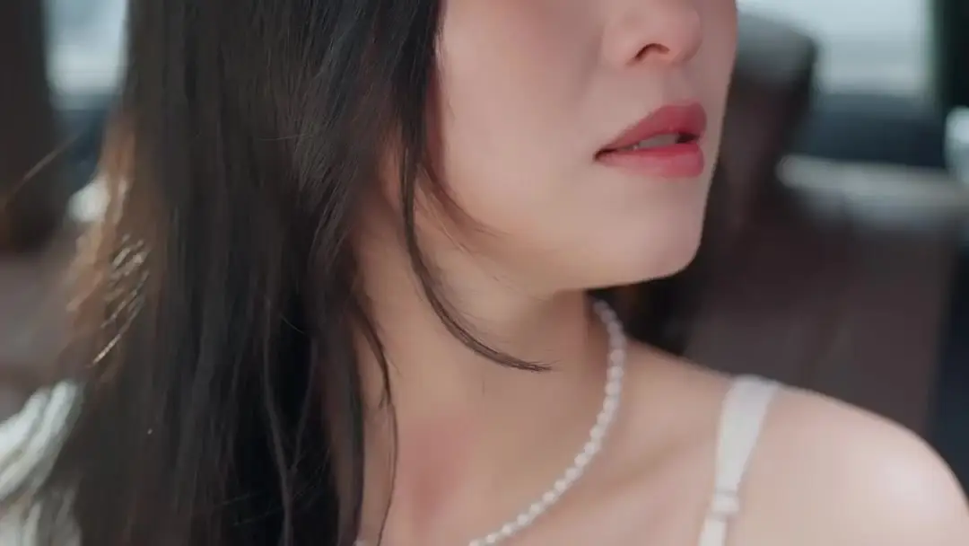 Live: My Ex-Husband's Secrets — The Blood-Smeared Beggar at the Car Window