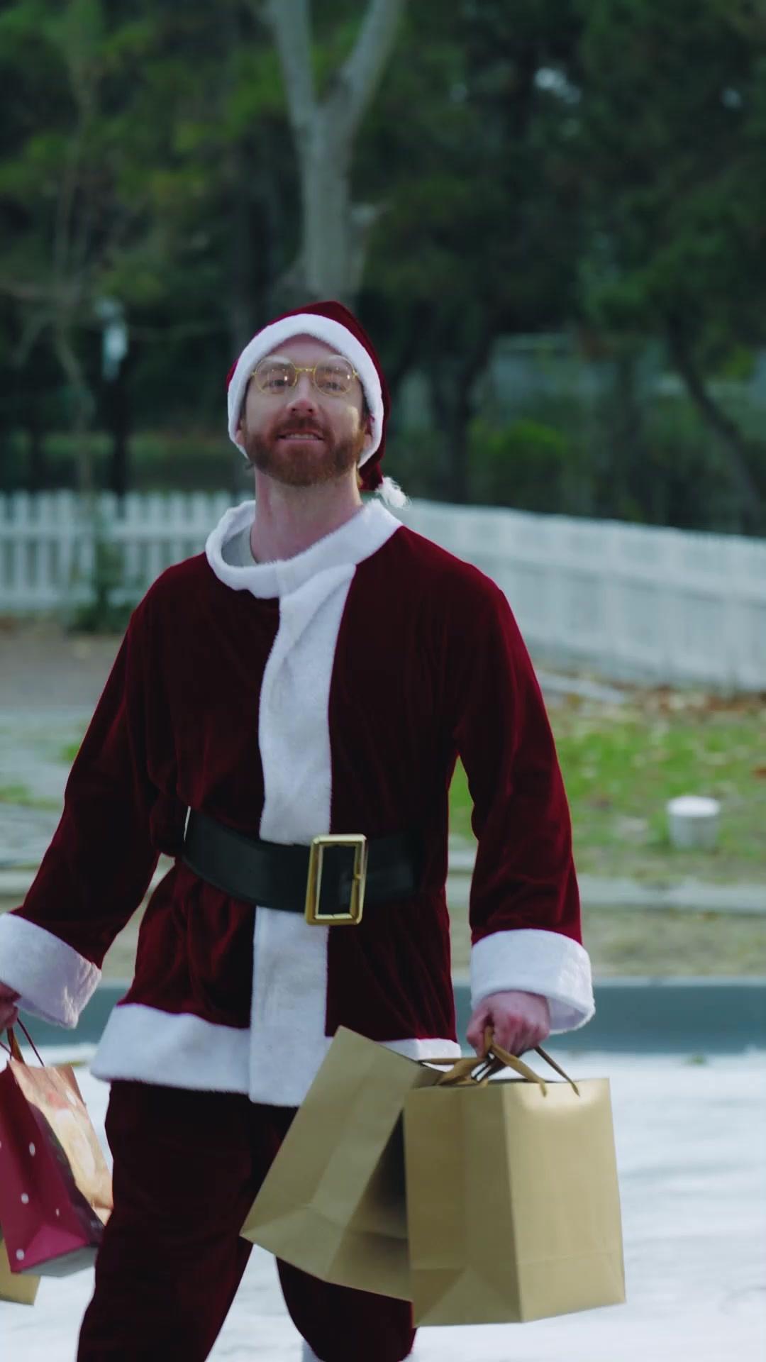 King Returns on Christmas Eve