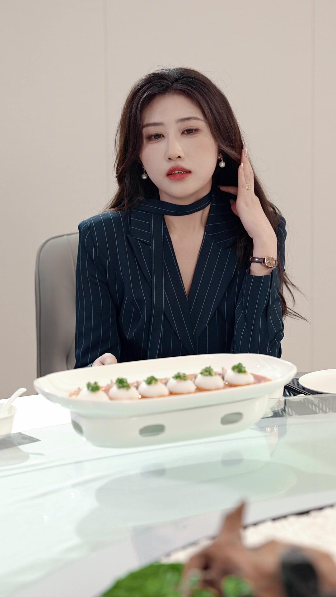 CEO Cantik Naksir Aku