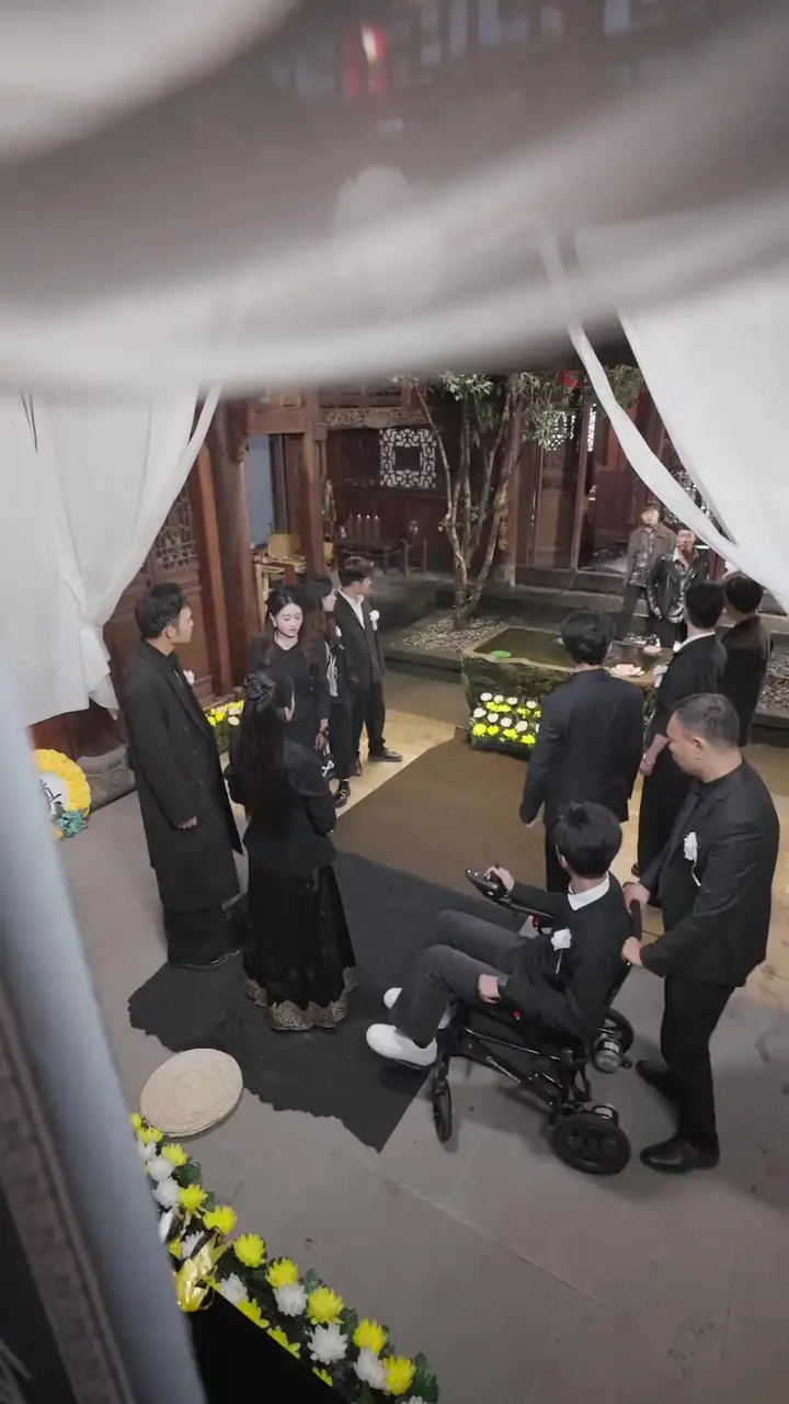 Heiress Returned. Kneel or Fall! Episode 30