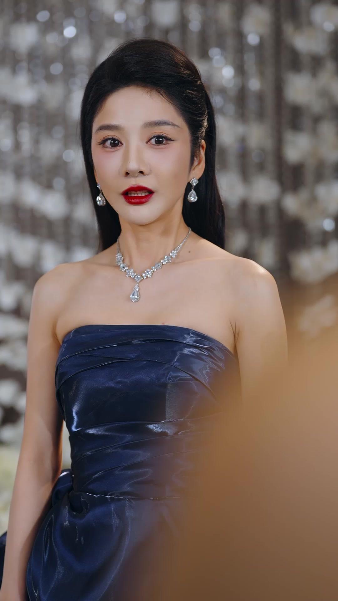 Dead Heiress Returns!