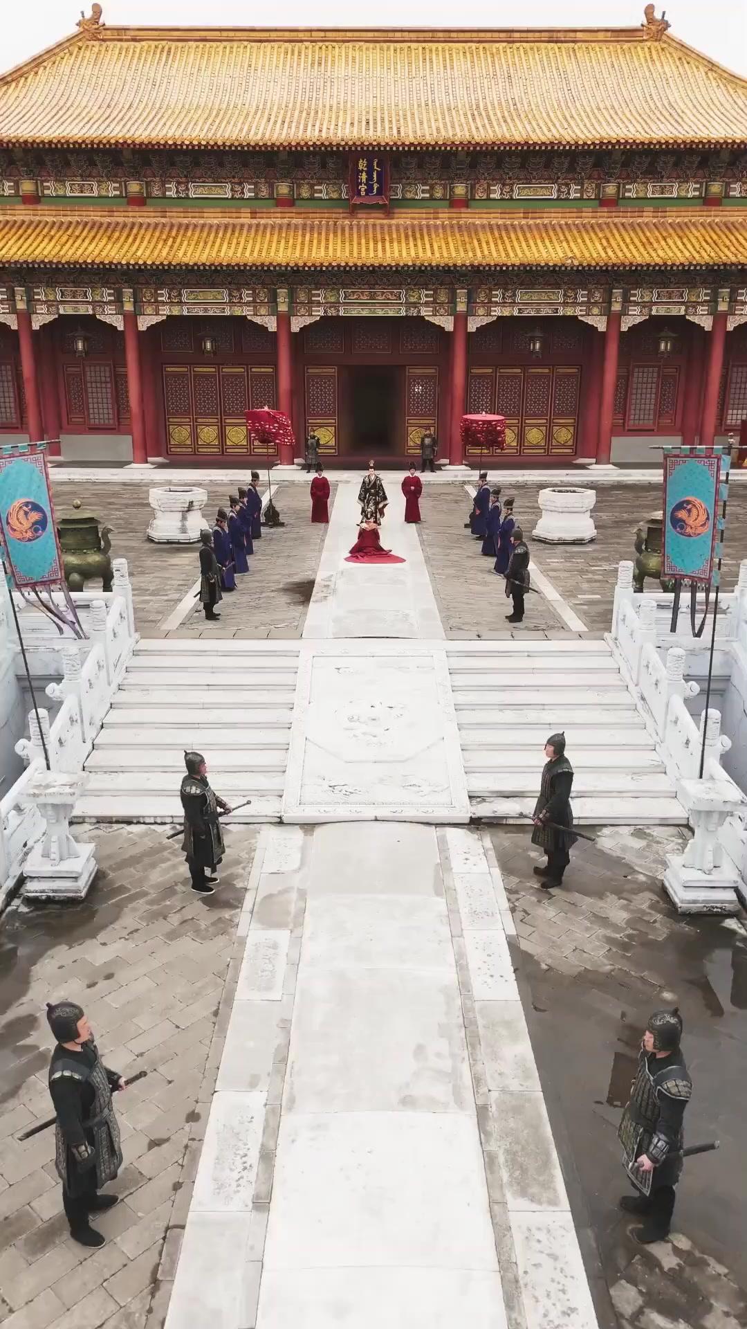 La Regina e il Tiranno Telepatico