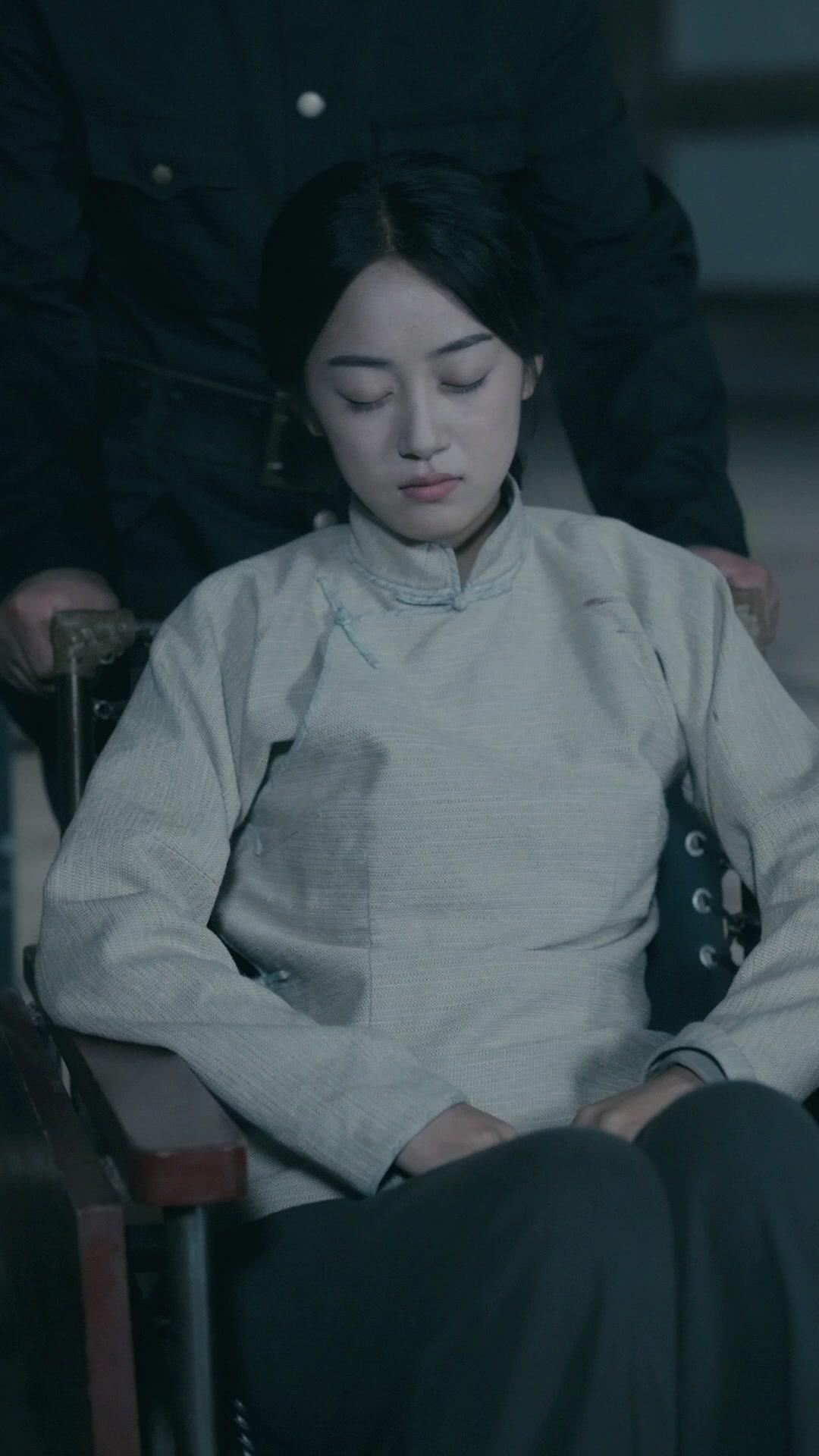 사령관 아빠, 구두 닦아줄까?