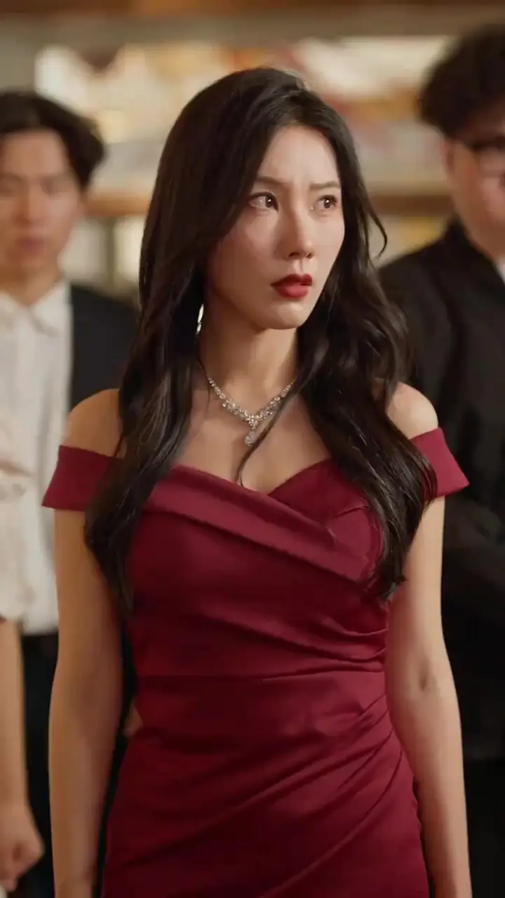 (Dubbed)Her Ex Is a Tech Tycoon Episode 17