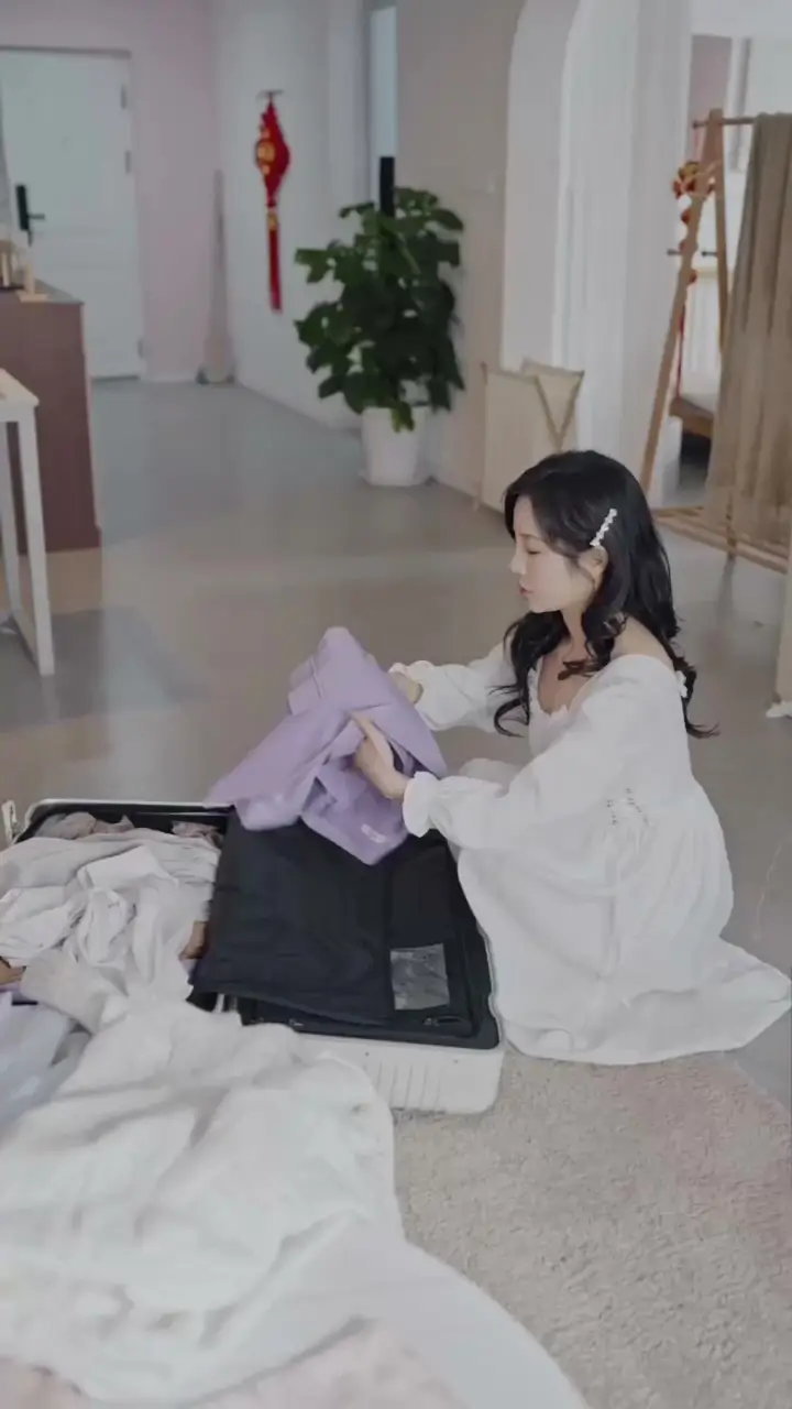 In Love with the Helplessly Romantic CEO Episode 53