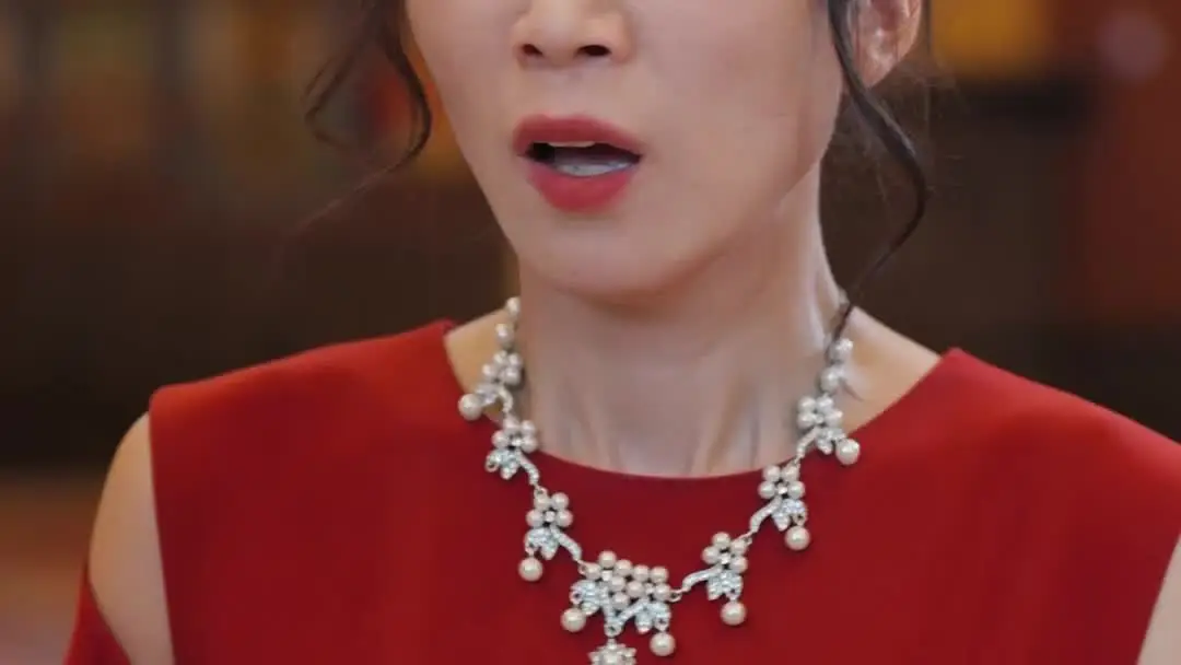 아버지의 선택: 붉은 드레스와 검은 허리끈 사이의 폭발