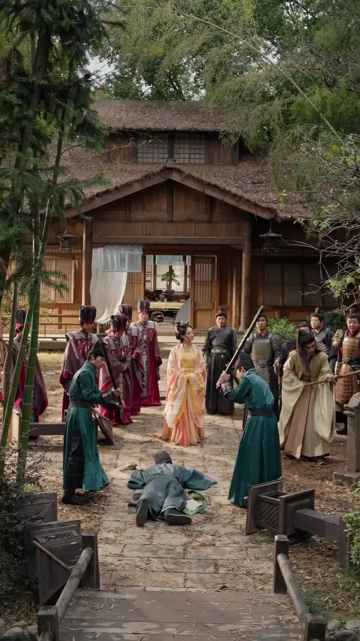 I, the Emperor, Tolerated You Because of Her! Episode 9