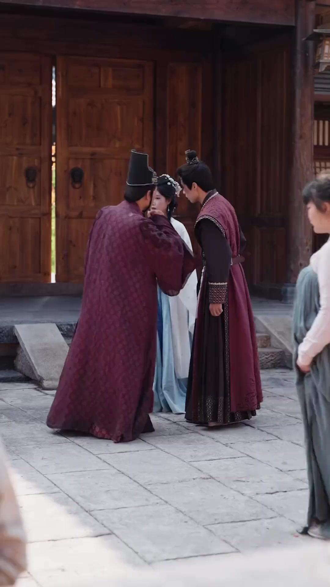회귀했더니 황후가 되었다