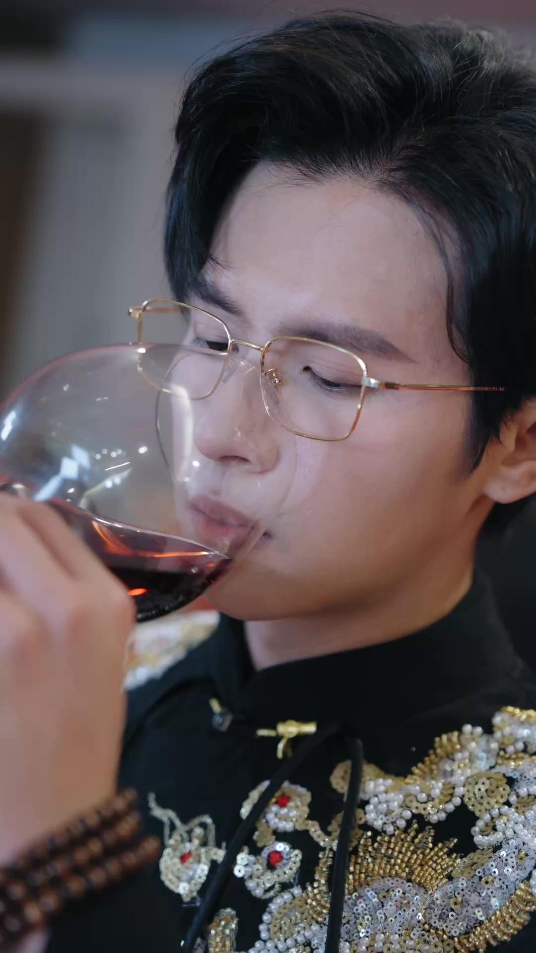 Fated Pregnancy: Caught in the Heir's Web