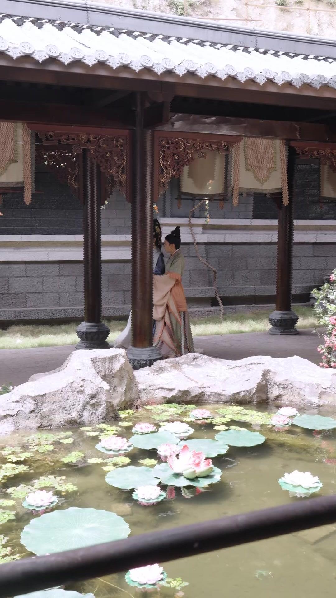 Jebakan Cinta di Istana