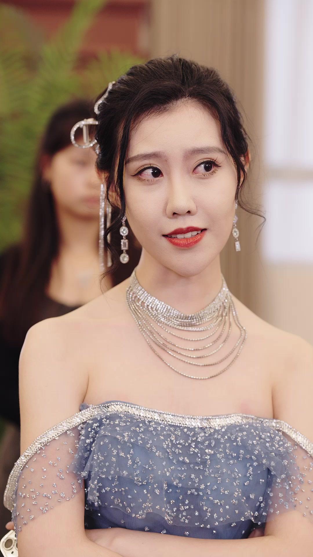 Oops, I Married a Billionaire Maid