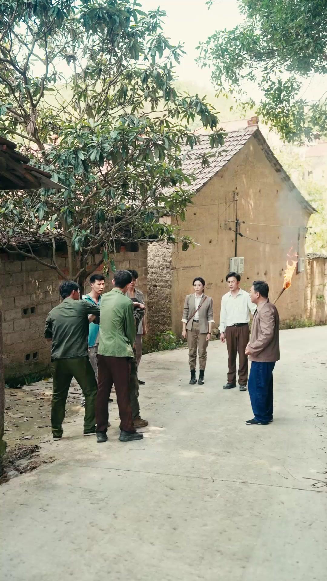 Ular Gergasi Makam Purba