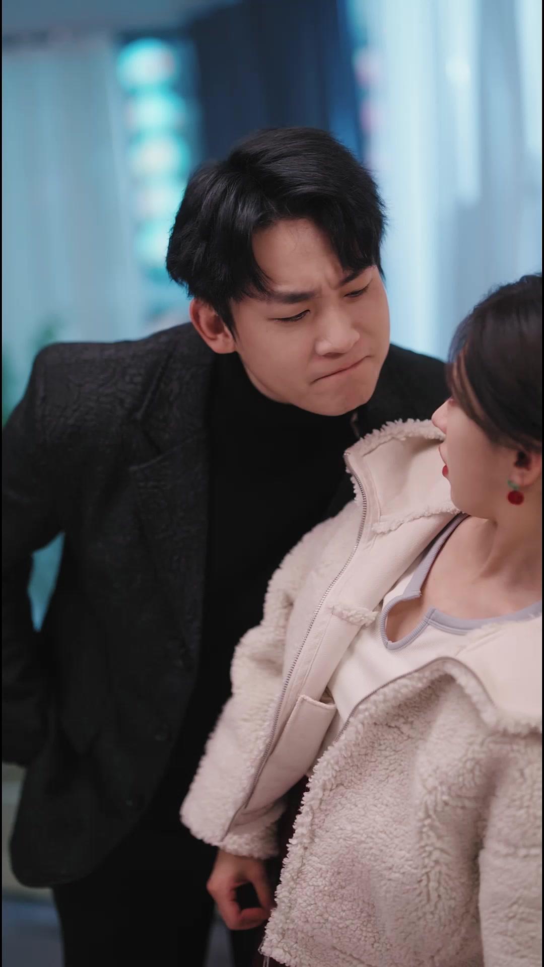 Diam Diam Jatuh Cinta