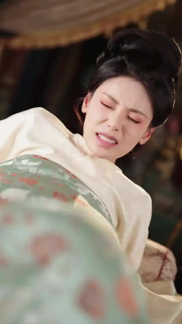 Baby Queen Saves the Day! Episode 1