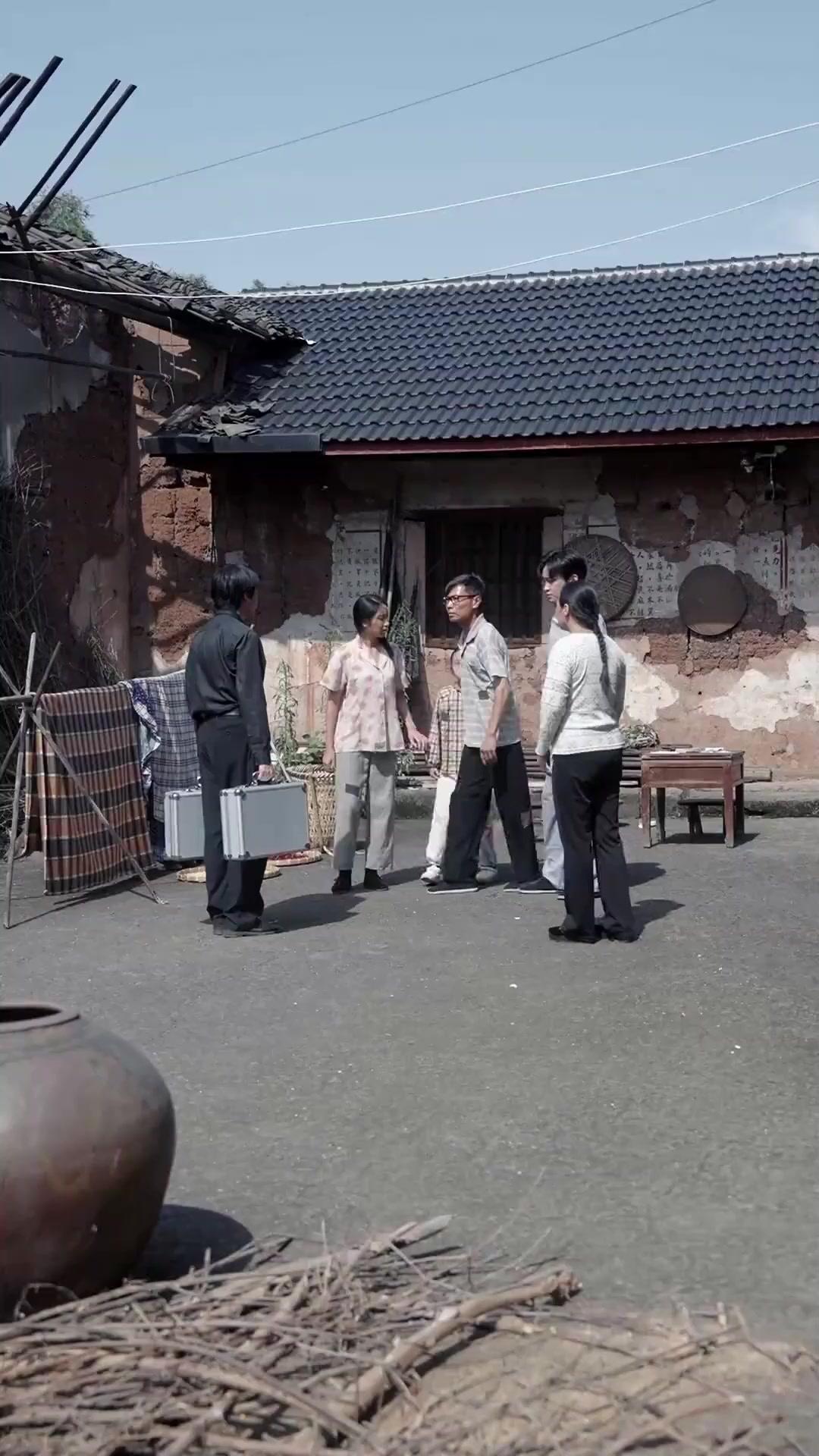 Rumput Deria, Akar Kaya