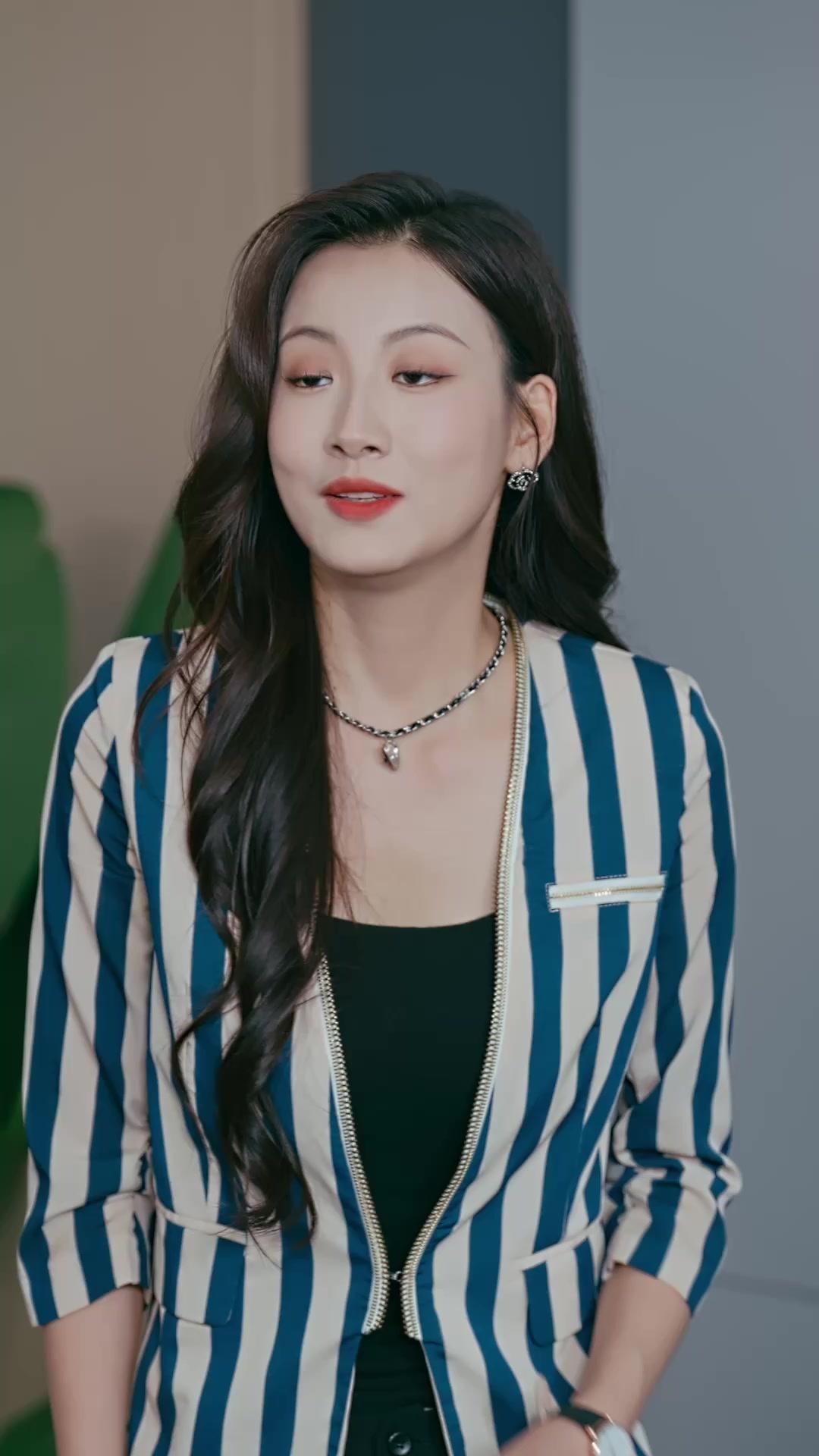 Dumb or Deadly: The Heiress's Revenge!