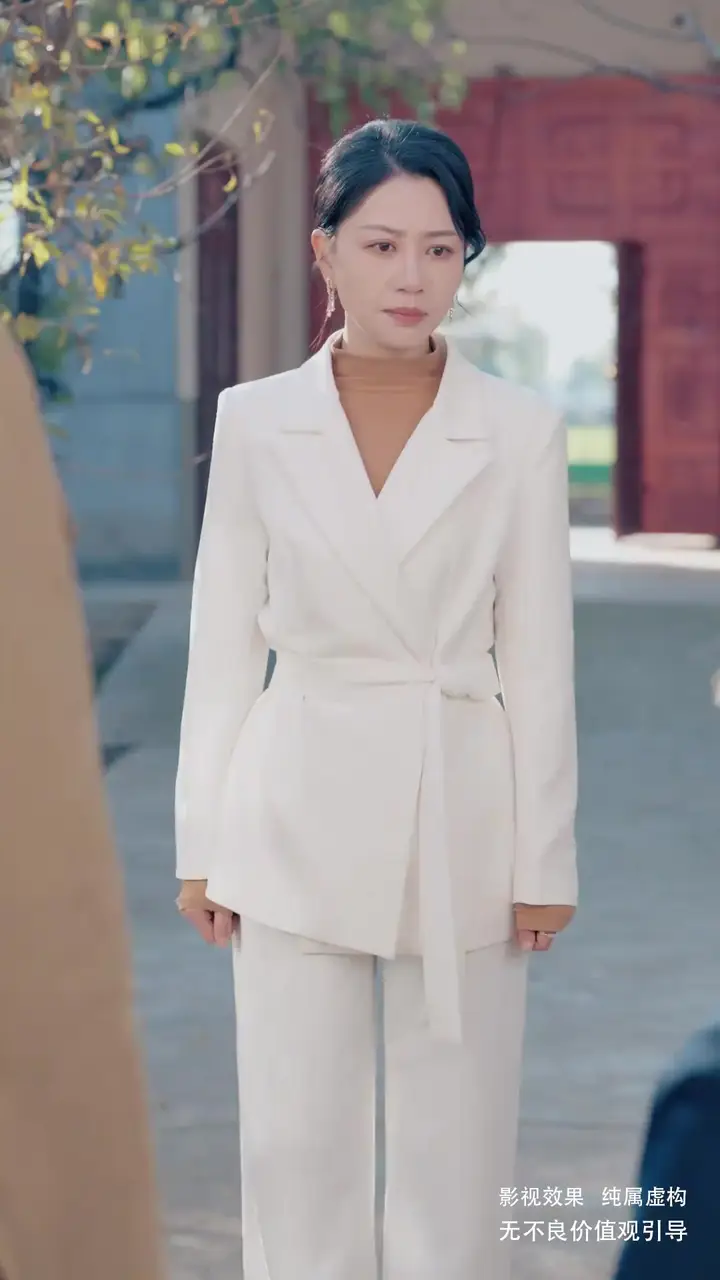 After the Divorce, My Three Sons Treat Me Like Royalty Episode 2