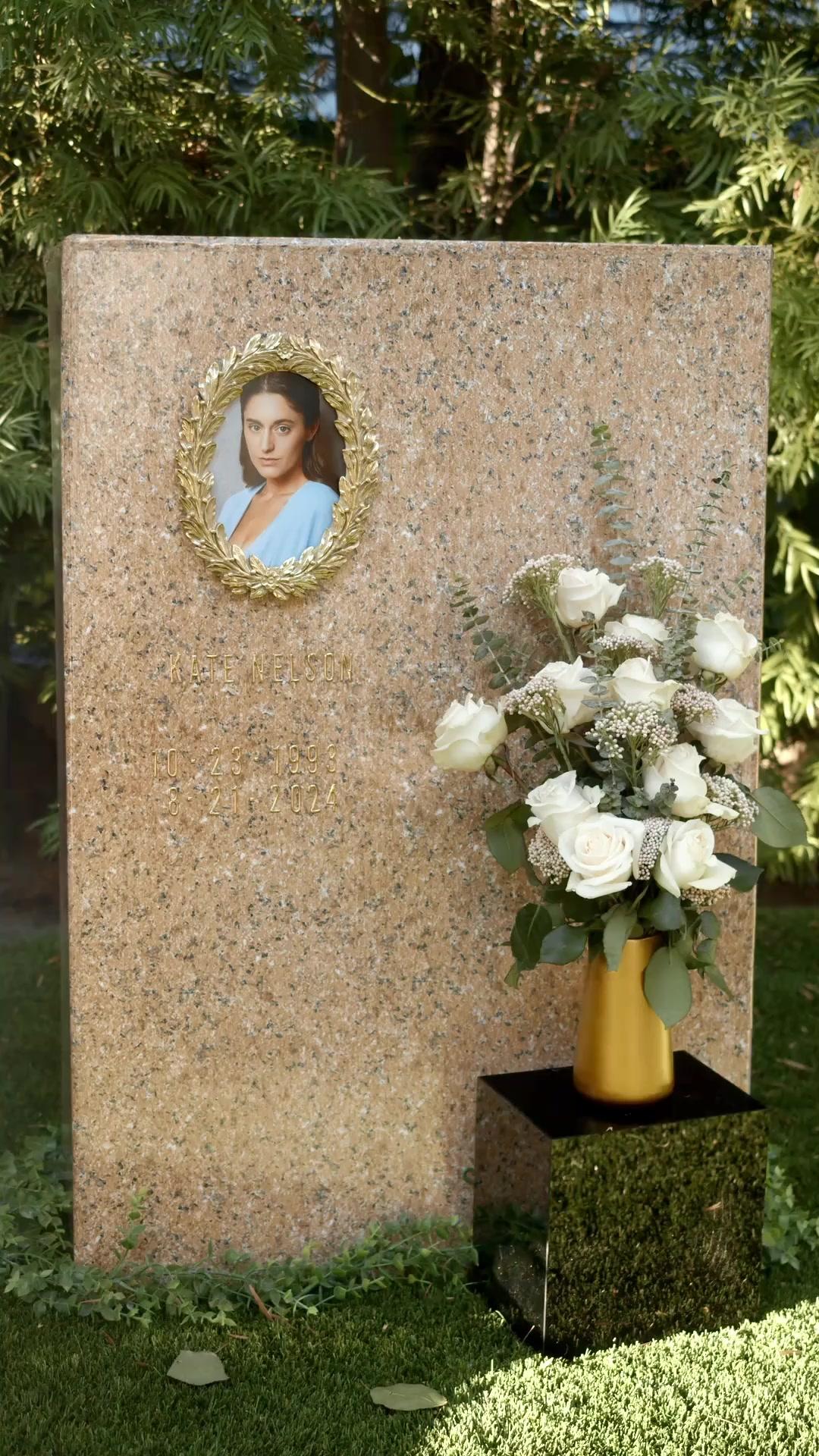 Ella volvió