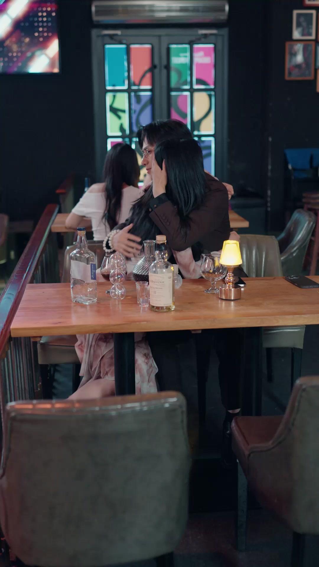 L'AMOUR DÉGUISÉ