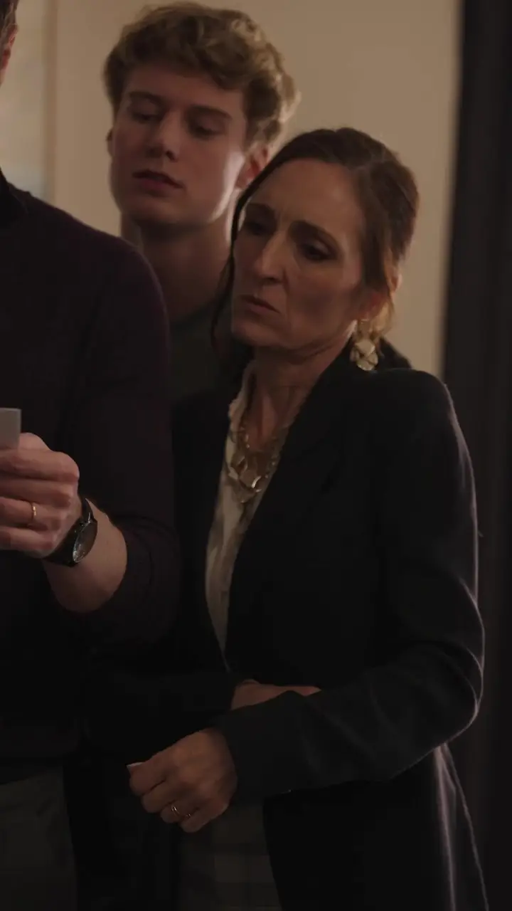 Strikes Back of Desperate Wife Episode 8