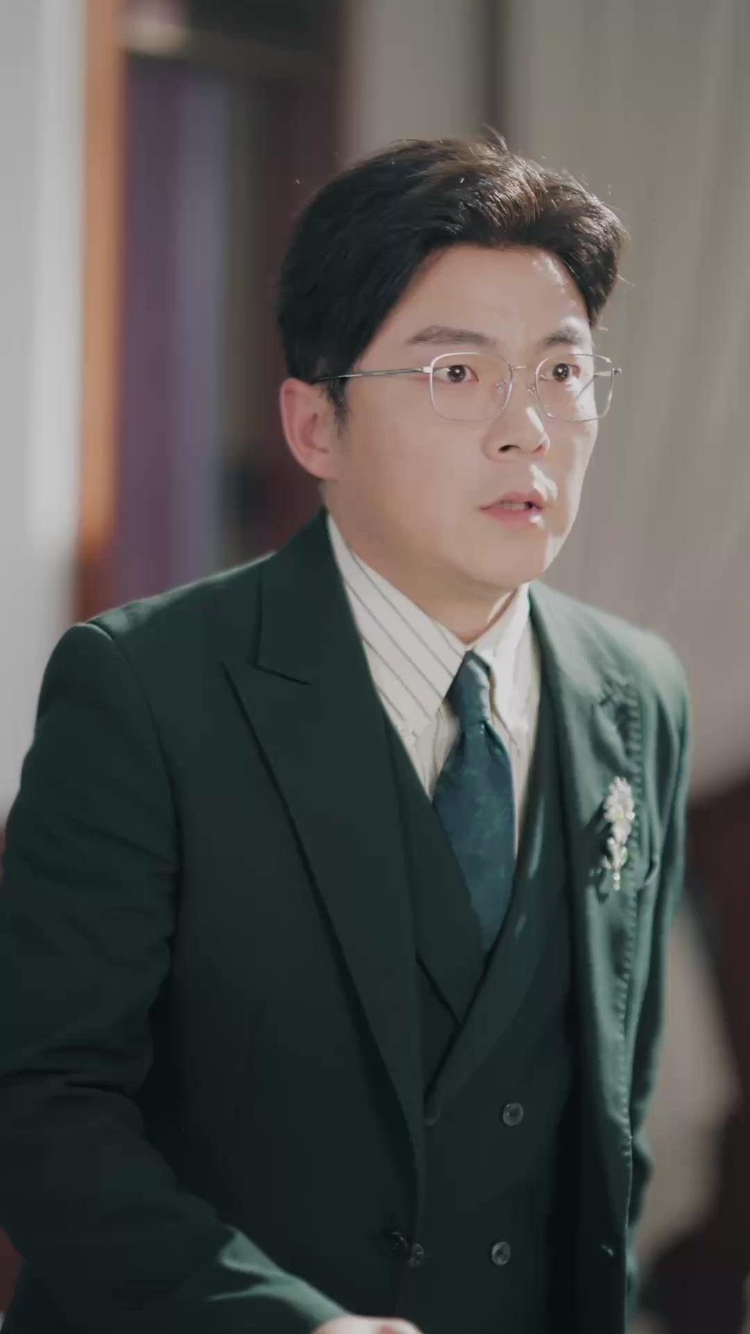 빙의 첫날, 약혼남 쟁탈전?
