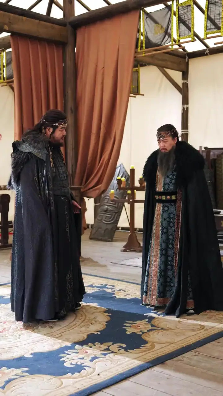(Dublajlı) Kasabın Kudretli Kılıcı Altındaki Prenses Bölüm 37