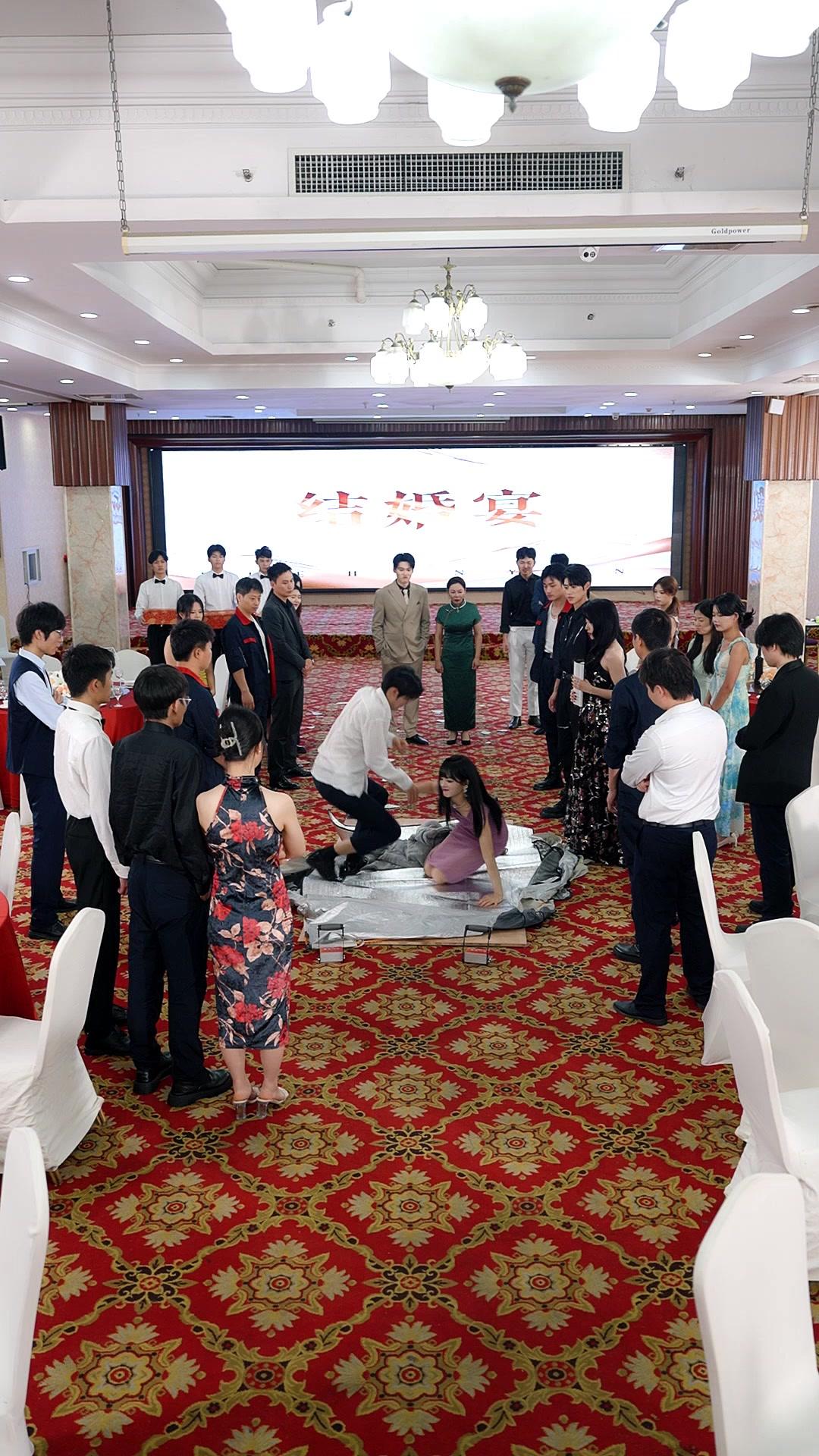 Na Véspera do Casamento, Troquei o Noivo