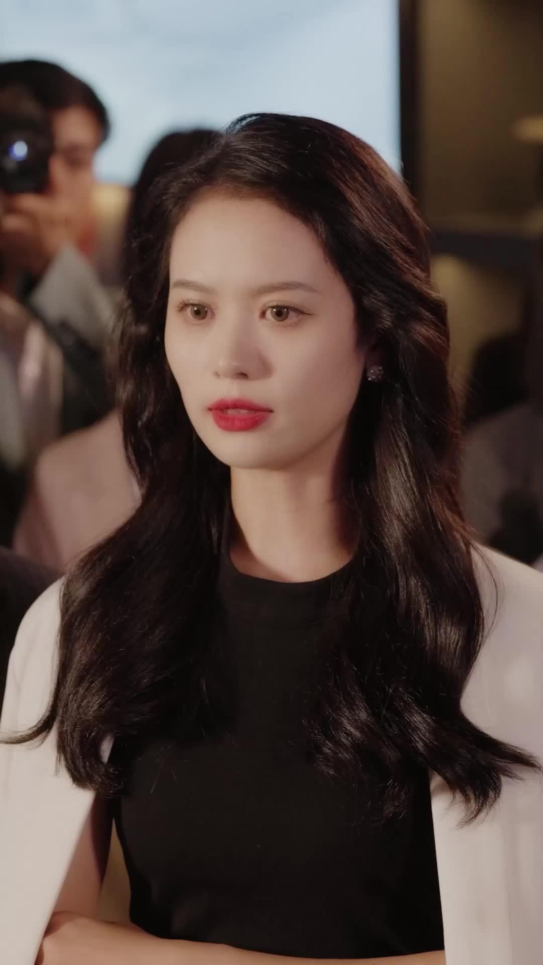 너무 가까운 비서