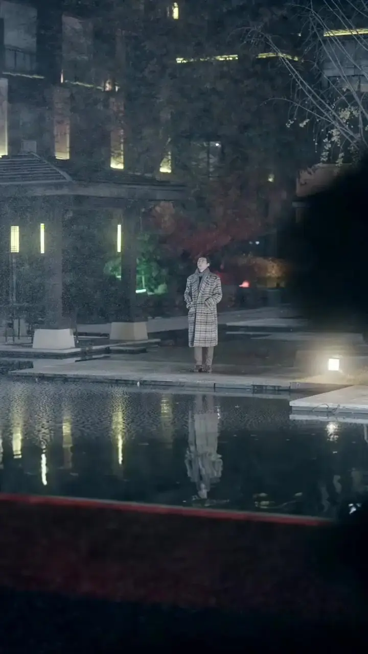 In Love with the Helplessly Romantic CEO Episode 33