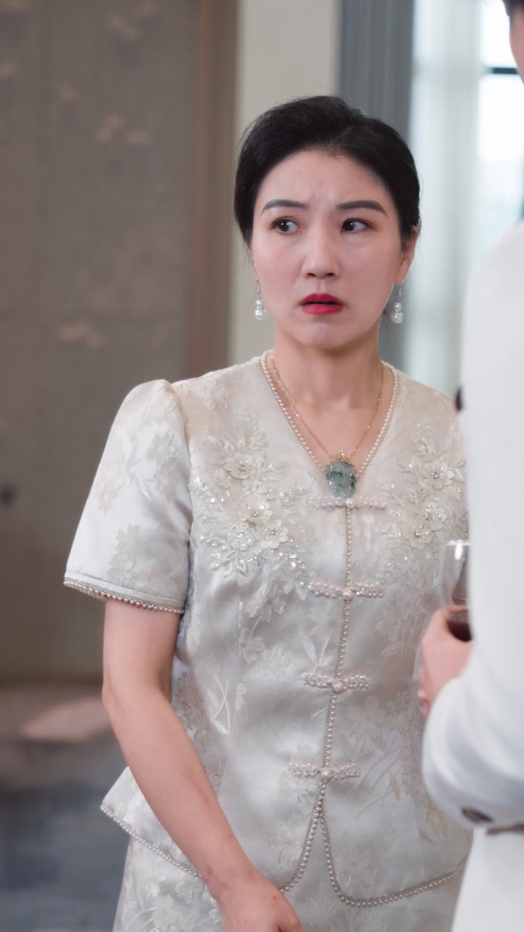 Nona Itu Tabib Jenius