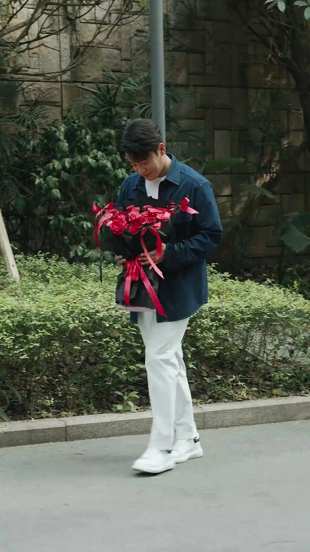 (吹き替え) 割れた鏡に映る俺たち