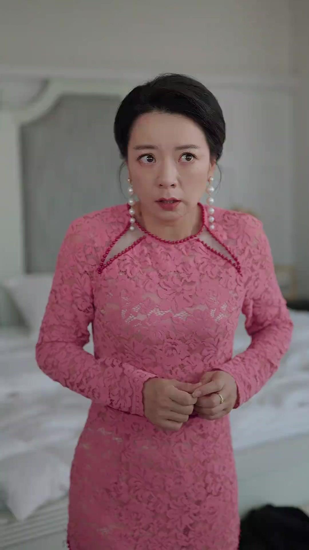 Demi Dendam, Mawar Putih Serah Diri