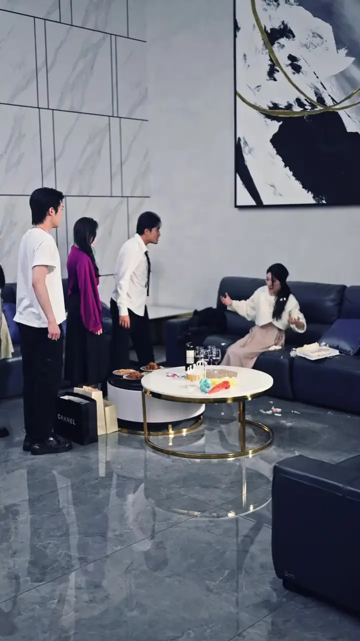 Mic in Hand, Ex on Knees Episode 4